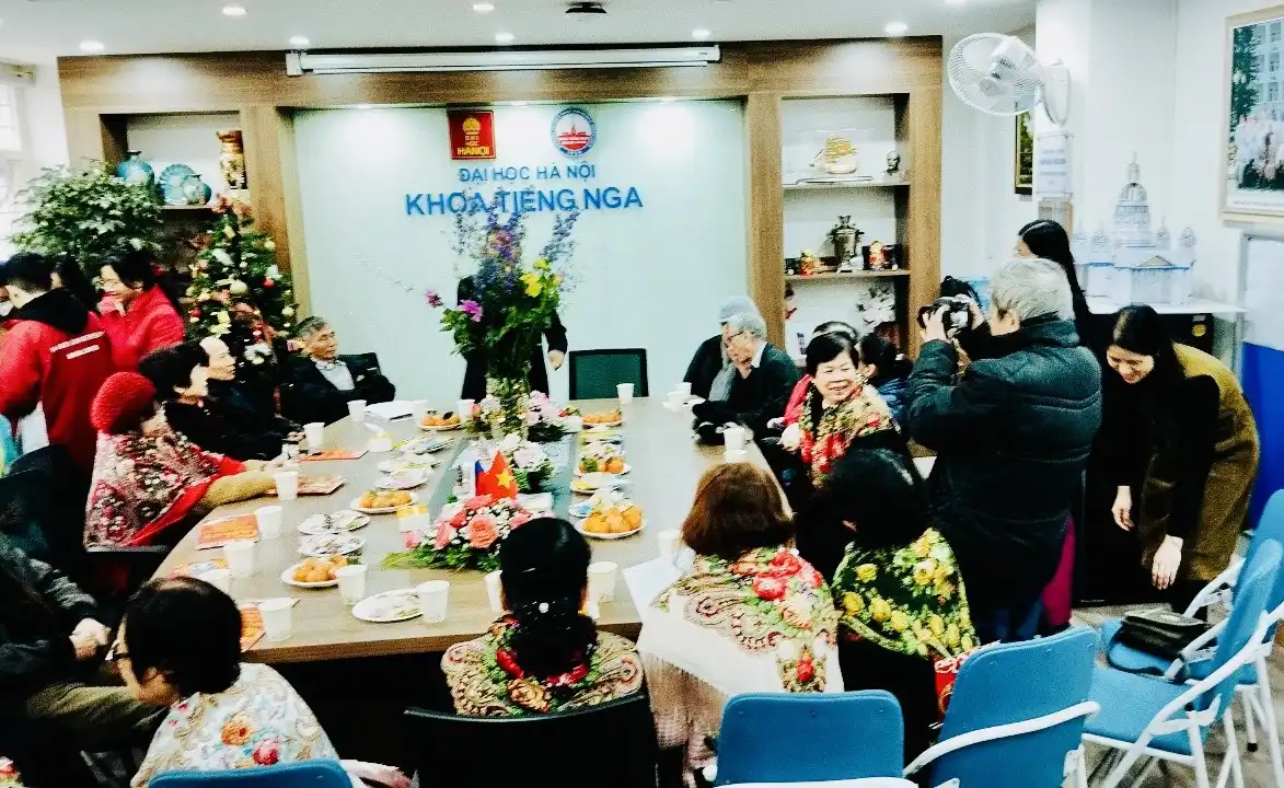 Khoa Nga HANU gặp mặt cựu cán bộ, giáo chức xuân Giáp Thìn 2024 2 khoa nga hanu gap mat cuu can bo giao chuc xuan giap thin 2024