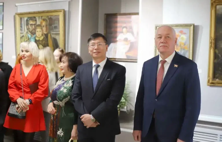 trien lam tranh viet nam nga nhung gia tri gia dinh