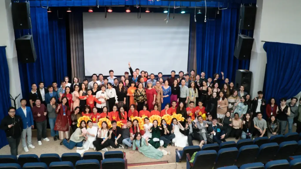 tong ket dem van nghe va tuan le van hoa viet 2024 tai dai hoc rudn