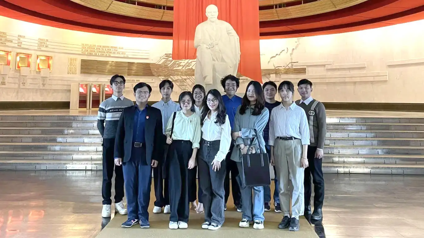 hoat dong ky niem cua du hoc sinh viet nam nhan 154 nam ngay sinh lenin