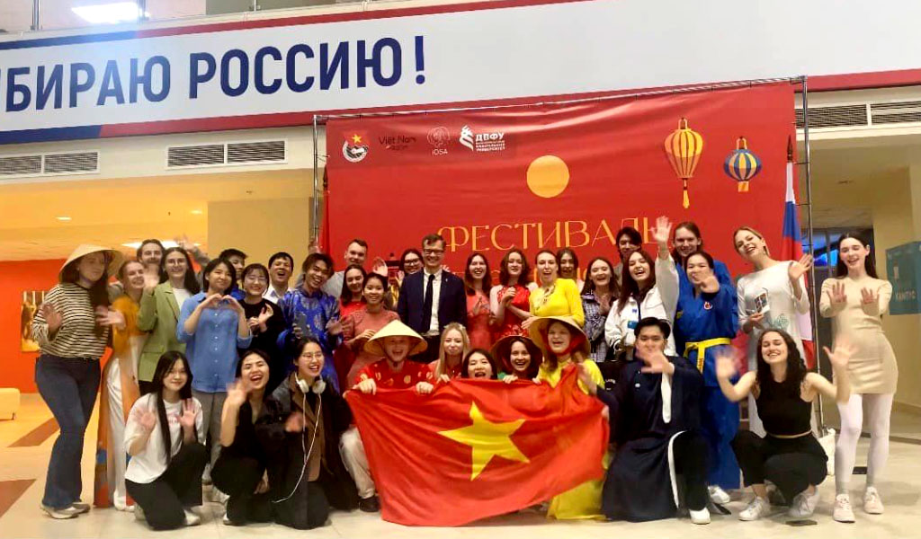Sinh viên Đại học Viễn Đông tổ chức Lễ hội Văn hóa Việt Nam 1 sinh vien dai hoc vien dong to chuc le hoi van hoa viet nam