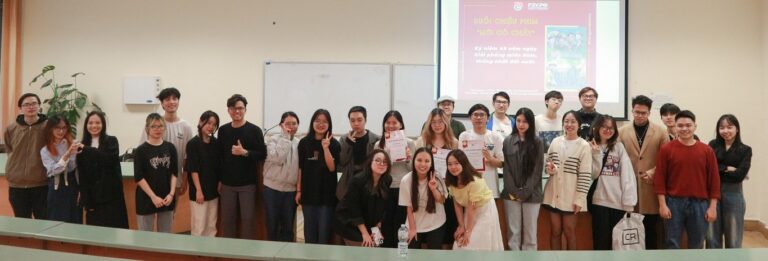 Buổi chiếu phim “Mùi cỏ cháy” của sinh viên Đại học Kinh tế Plekhanov 20 buoi chieu phim mui co chay cua sinh vien dai hoc kinh te plekhanov