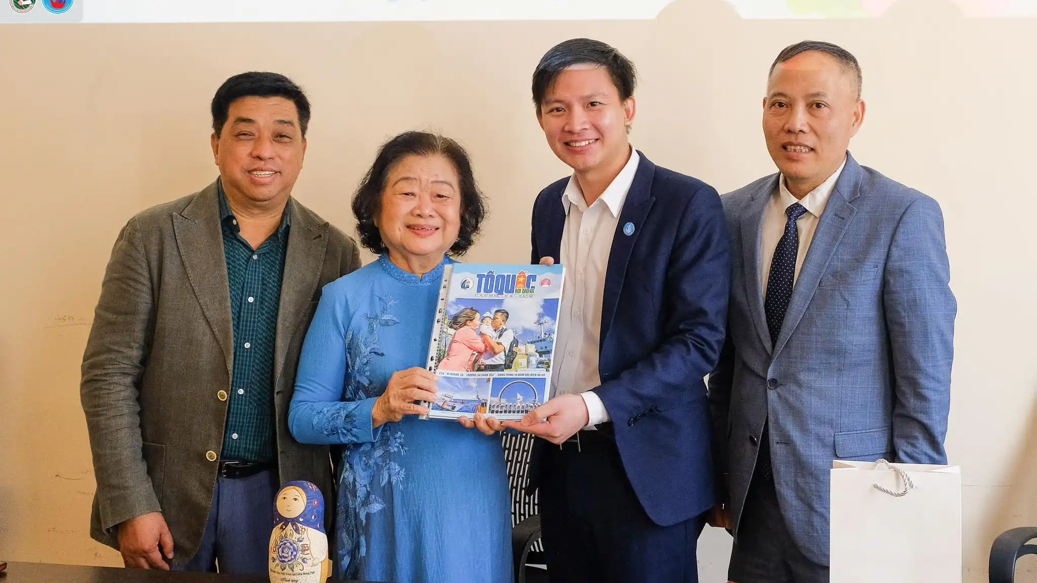 du hoc sinh viet nam gap go nguyen pho chu tich nuoc truong my hoa