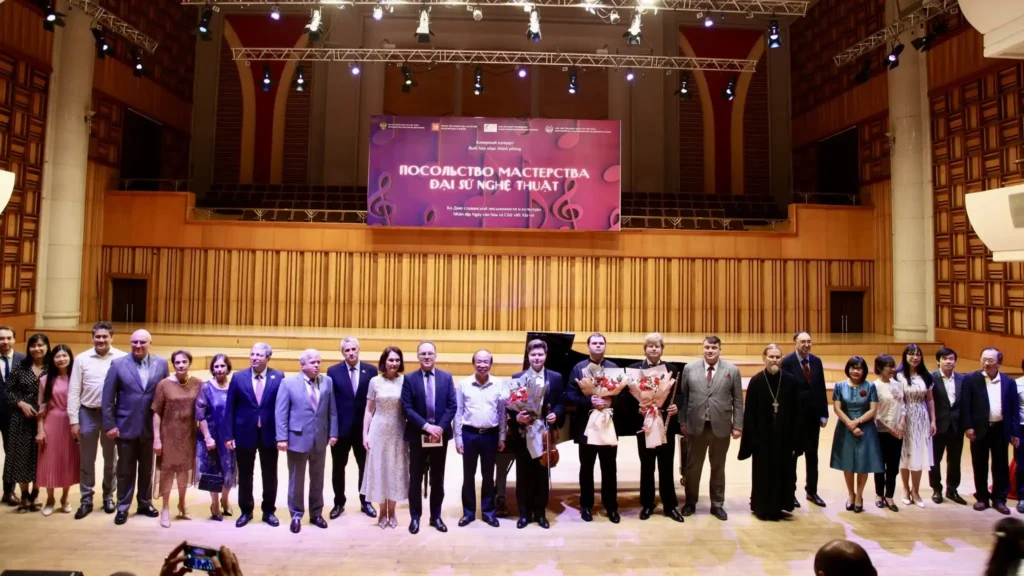 hoa nhac thinh phong ky niem ngay van hoc va chu viet slavo tai ha noi