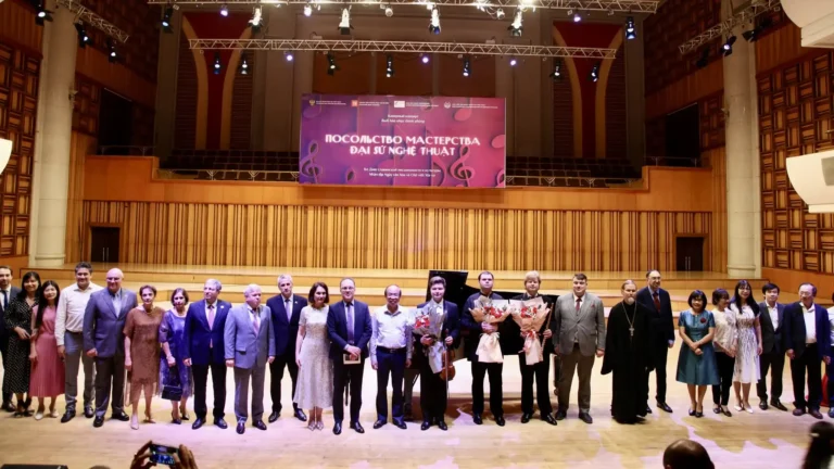 hoa nhac thinh phong ky niem ngay van hoc va chu viet slavo tai ha noi