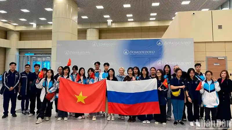 hoc sinh viet nam nghien cuu tieng nga