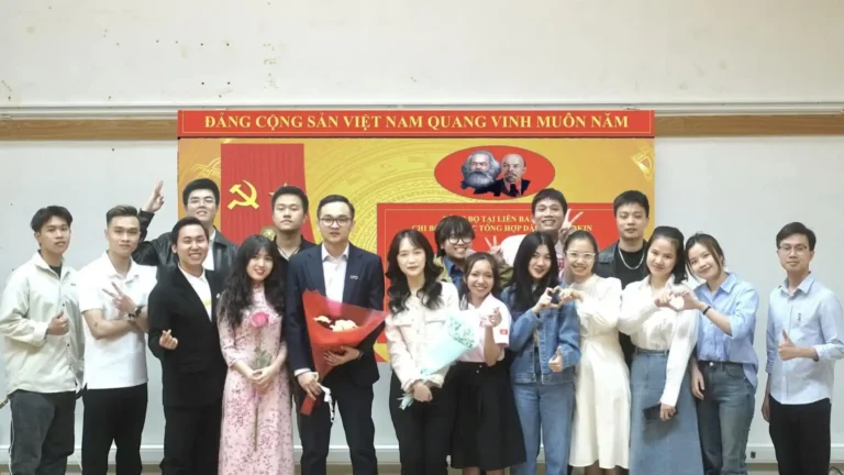 ket nap dang va chuyen dang cho sinh vien gubkin va su pham moscow