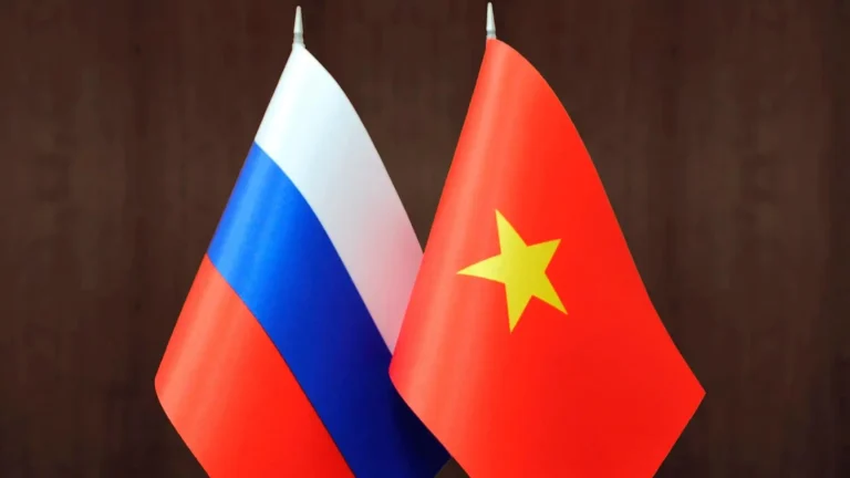 Hiệp định Hợp tác giáo dục đại học và sau đại học Việt Nam - Liên bang Nga 4 flag vietnam russia