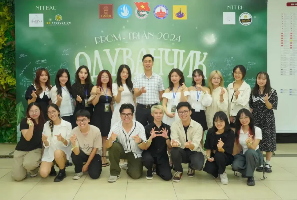 recap le tot nghiep 2024 cua sinh vien khoa nga dai hoc ha noi