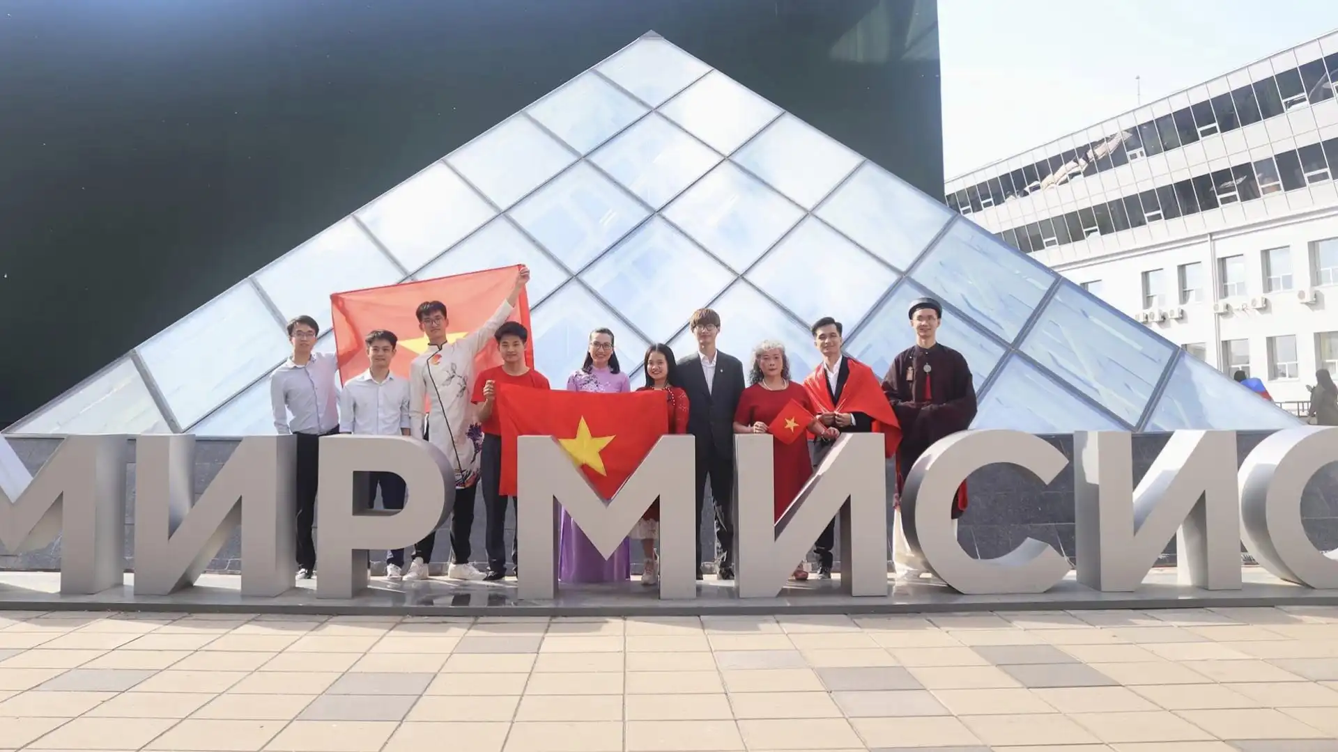 Recap Ngày hội Sinh viên quốc tế 2024 của Đại học MISiS 2 recap ngay hoi sinh vien quoc te 2024 cua dai hoc misis
