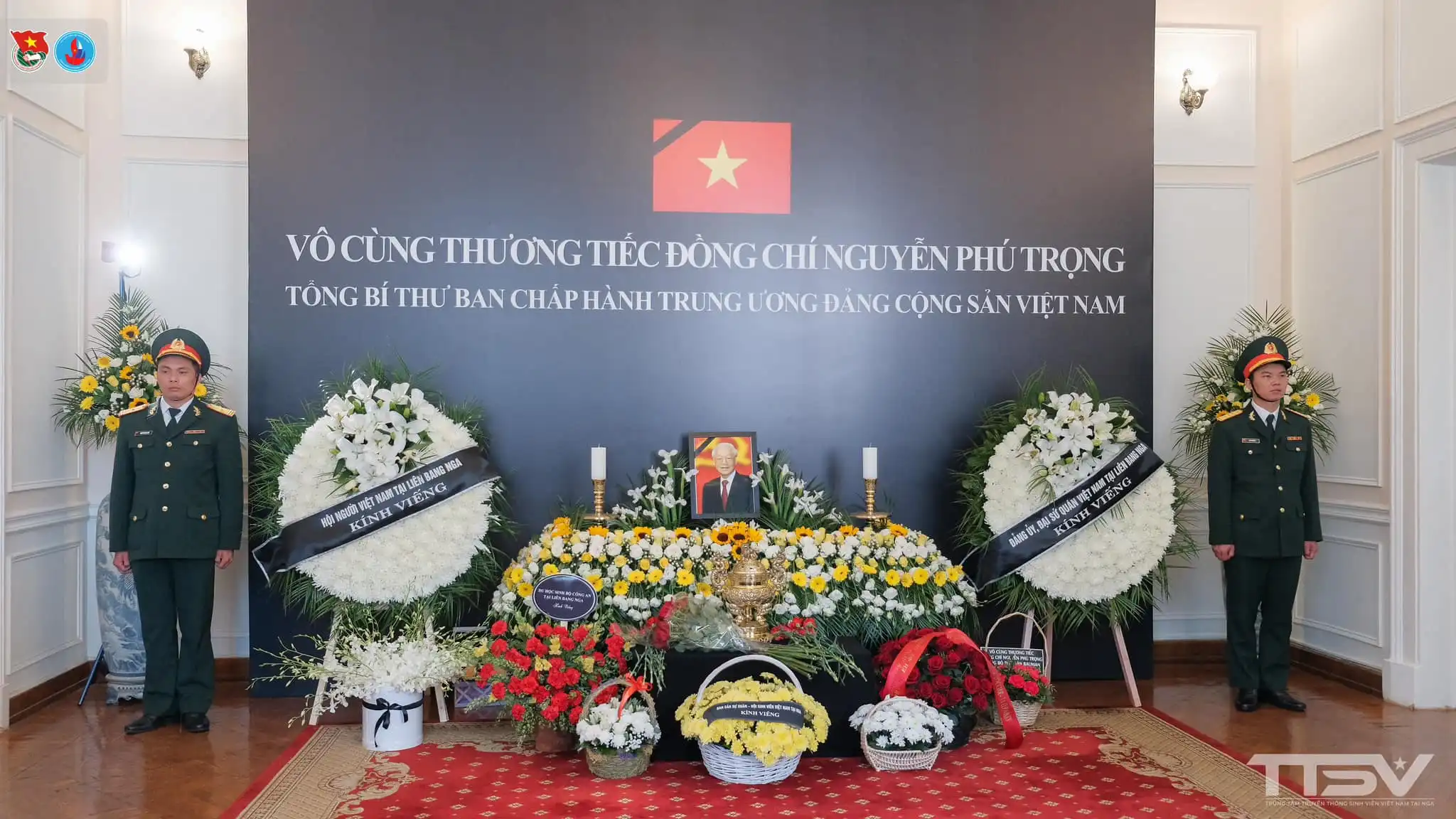 du hoc sinh viet nam tai nga kinh vieng tong bi thu nguyen phu trong