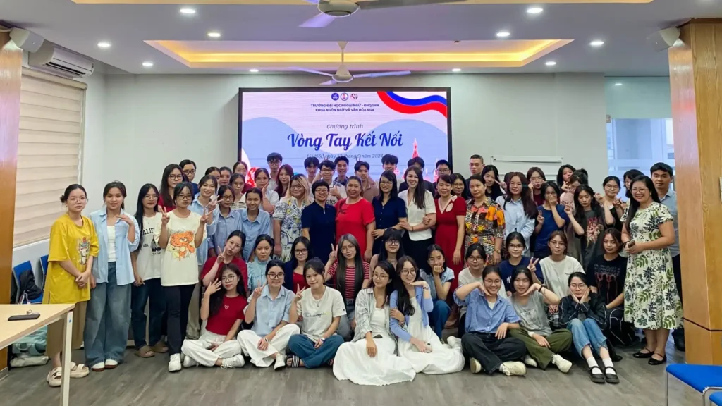 Chương trình Vòng tay kết nối của sinh viên khoa Nga ULIS 1 chuong trinh vong tay ket noi cua sinh vien khoa nga ulis