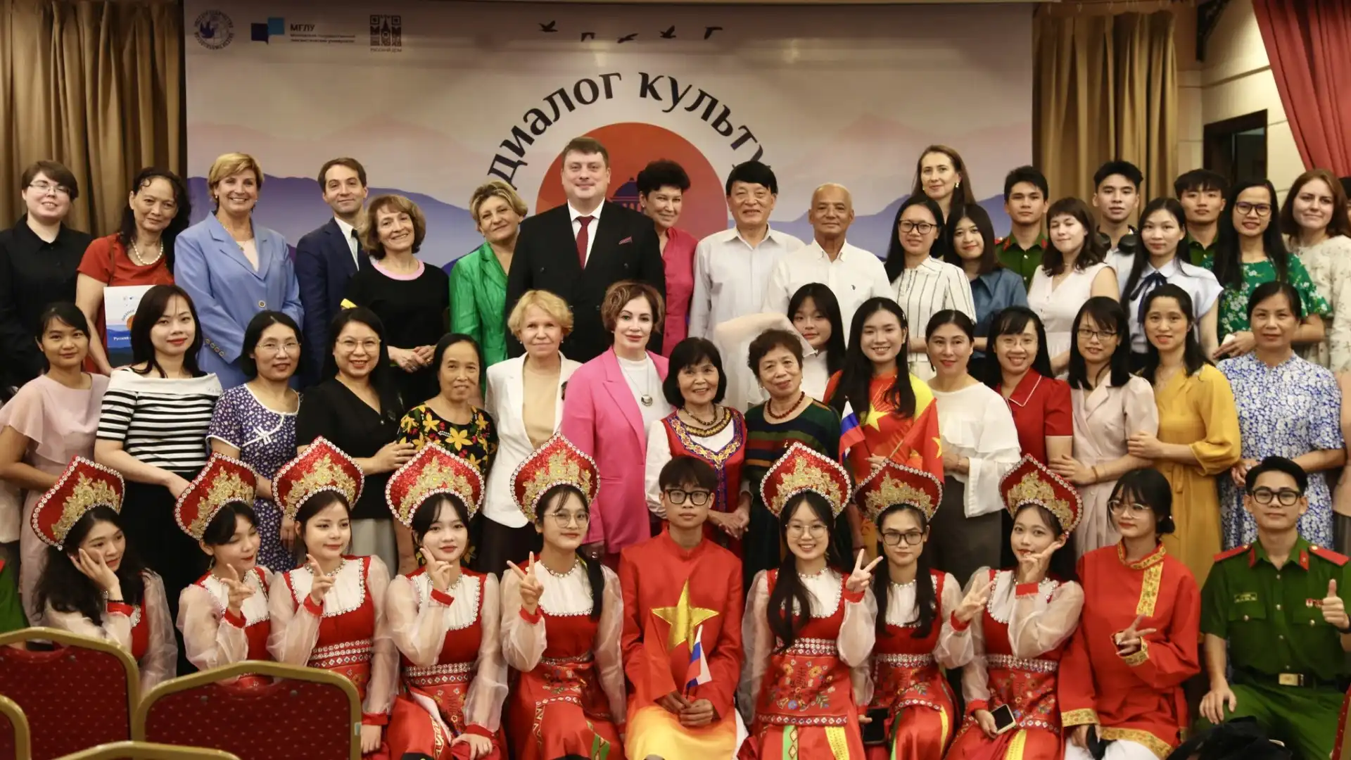 Khai mạc Dự án “Tiếng Nga ở Việt Nam: Đối thoại các nền văn hóa” 2 khai mac du an tieng nga o viet nam doi thoai cac nen van hoa