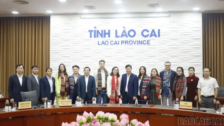 cac truong dai hoc nga va dai su quan viet nam tai nga lam viec voi tinh lao cai