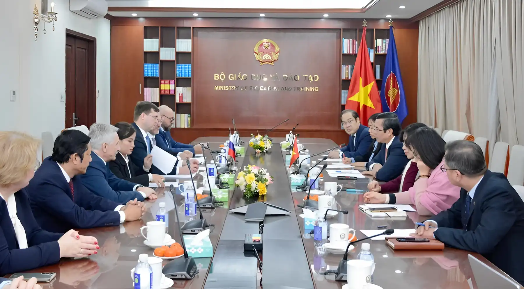 Bộ Giáo dục Đào tạo Việt Nam tiếp đoàn công tác Bộ Giáo dục phổ thông Nga 2 bo giao duc dao tao viet nam tiep doan cong tac bo giao duc pho thong nga