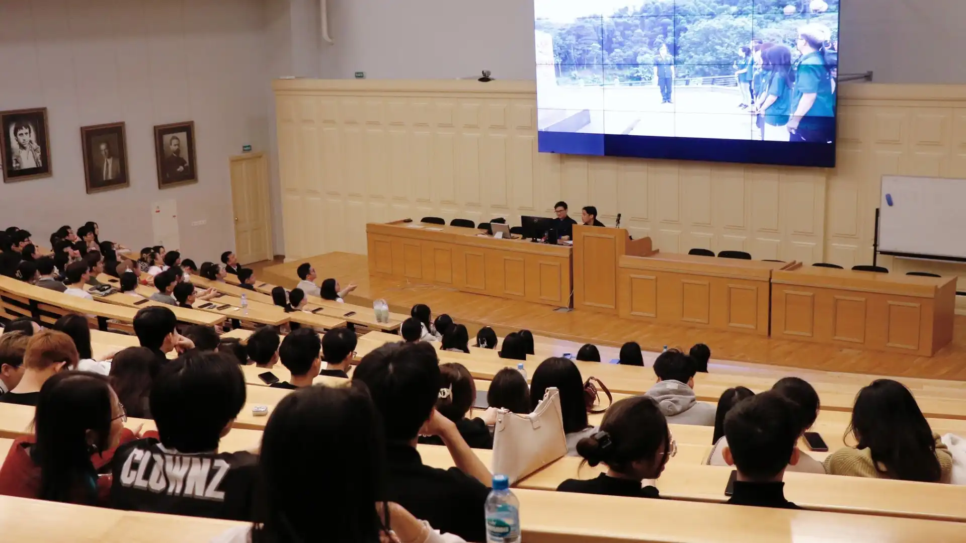 Họp tổng kết cuối năm của Du học sinh tại Đại học Kinh tế Nga Plekhanov 2 hop tong ket cuoi nam cua du hoc sinh tai dai hoc kinh te nga plekhanov