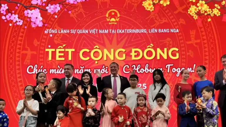 Người Việt tại Yekaterinburg vui đón Tết cổ truyền Xuân Ất Tỵ 2025 1 nguoi viet tai yekaterinburg vui don tet co truyen xuan at ty 2025