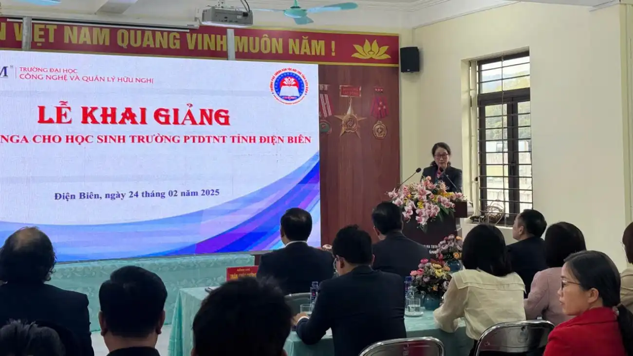 Khai giảng lớp học tiếng Nga cho học sinh dân tộc tỉnh Điện Biên 2 khai giang lop hoc tieng nga cho hoc sinh dan toc tinh dien bien