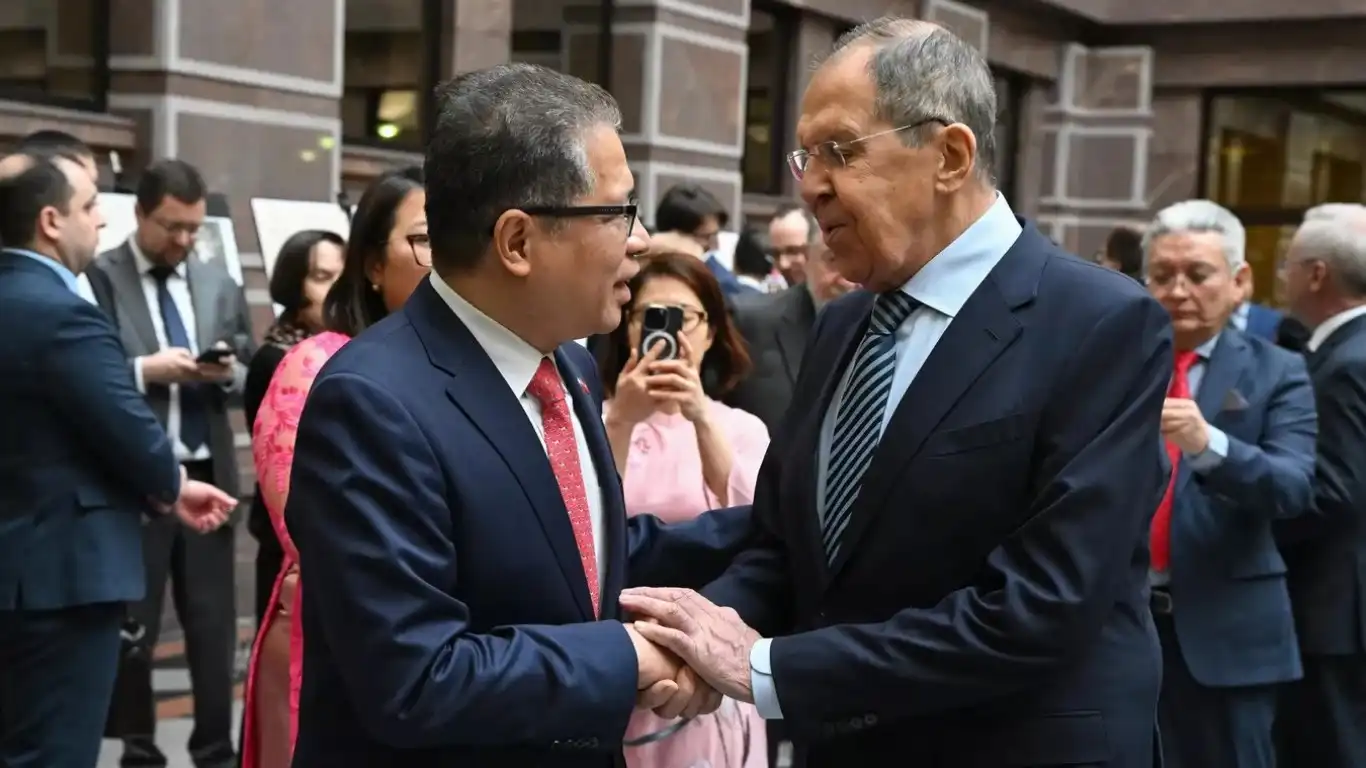 Triển lãm kỷ niệm 75 năm quan hệ ngoại giao Việt-Nga tại Moscow 2 trien lam ky niem 75 nam quan he ngoai giao viet nga tai moscow