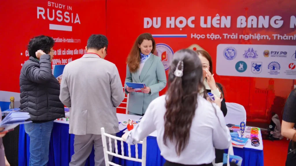 Dấu ấn Nga tại Ngày hội tư vấn tuyển sinh và hướng nghiệp 2025 1 dau an nga tai ngay hoi tu van tuyen sinh va huong nghiep 2025