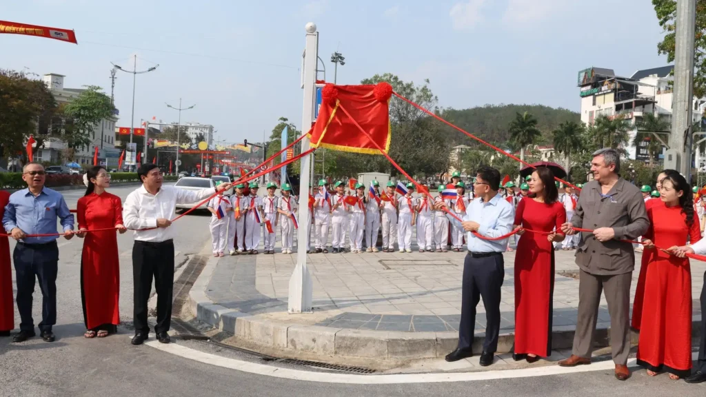 dien bien phu khanh thanh hai tuyen duong moi ghi dau an nga