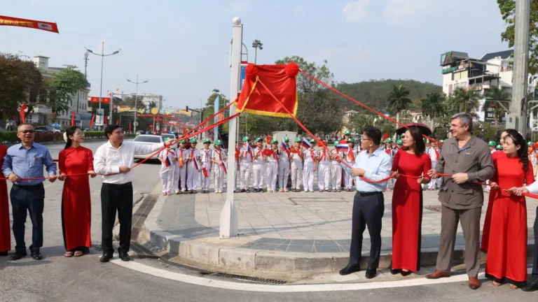 Điện Biên Phủ khánh thành hai tuyến đường mới ghi dấu ấn Nga 17 dien bien phu khanh thanh hai tuyen duong moi ghi dau an nga