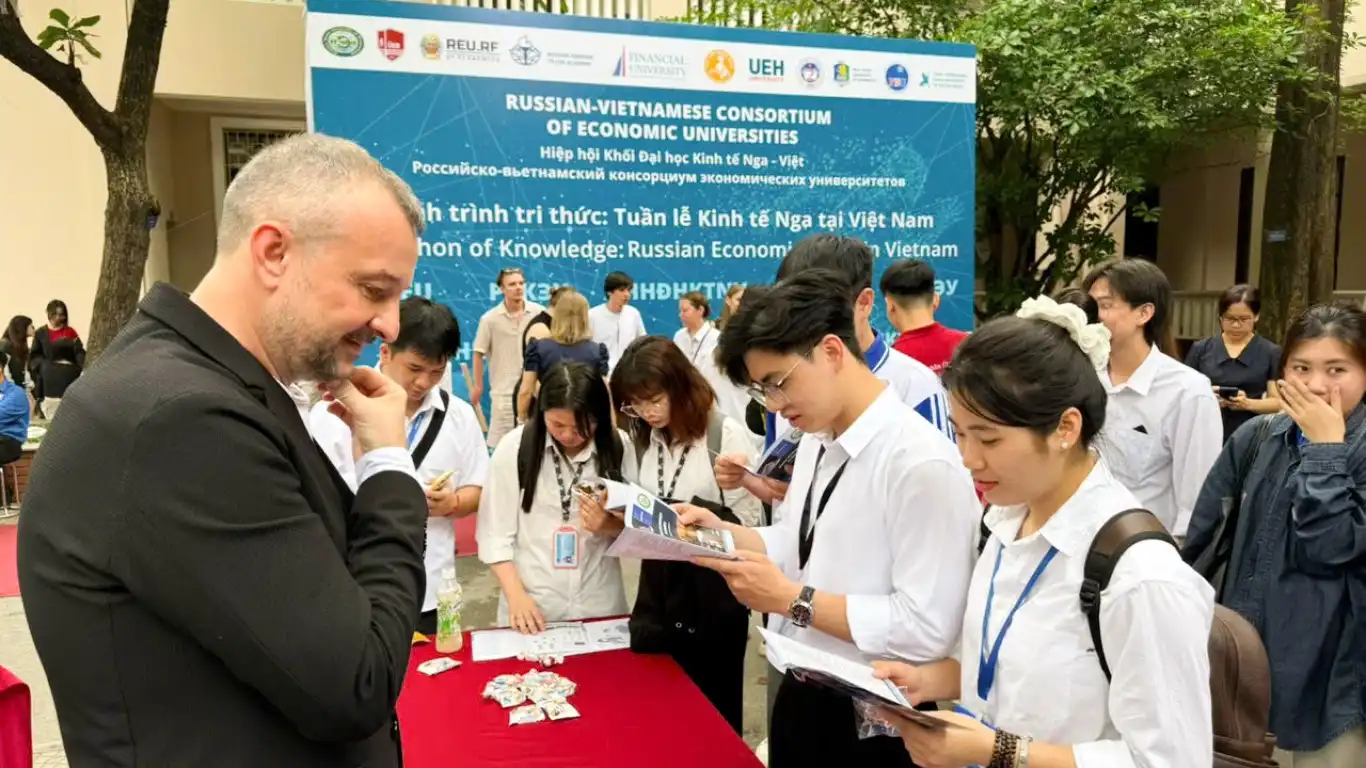 co hoi nghe nghiep mo rong trong tuan le kinh te nga tai viet nam