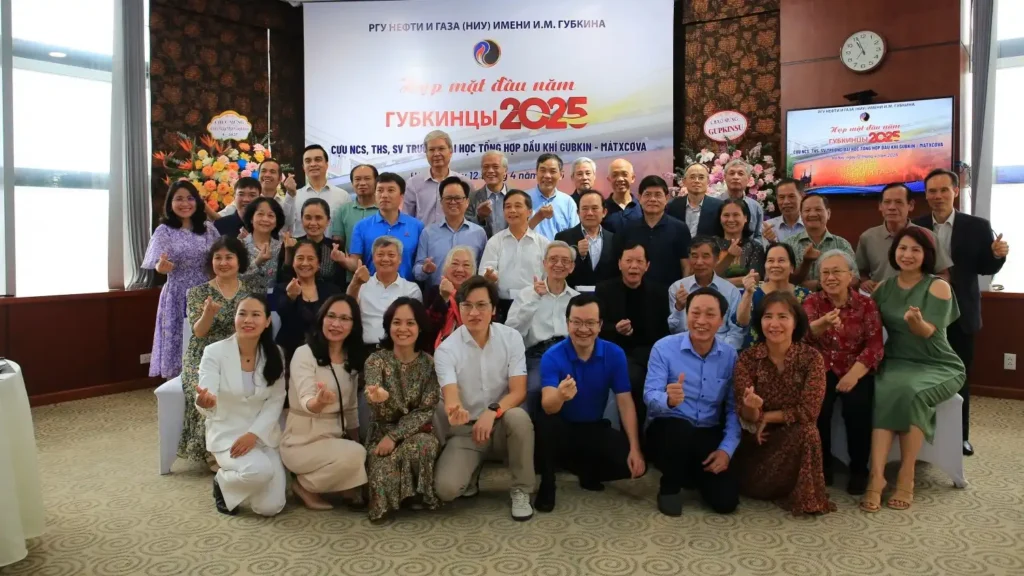 Cuộc hội ngộ đầy cảm xúc của các cựu sinh viên Gubkin tại Hà Nội 1 cuoc hoi ngo day cam xuc cua cac cuu sinh vien gubkin tai ha noi