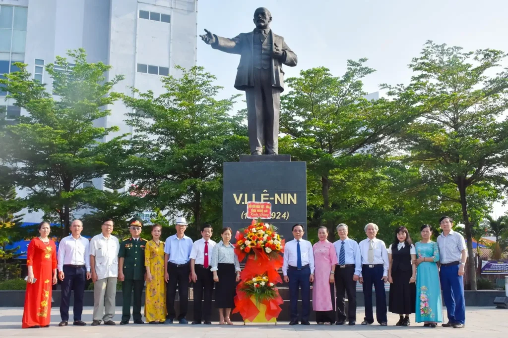 Hội Hữu nghị Việt - Nga tỉnh Nghệ An kỷ niệm 155 năm ngày sinh Lenin 1 hoi huu nghi viet nga tinh nghe an ky niem 155 nam ngay sinh lenin