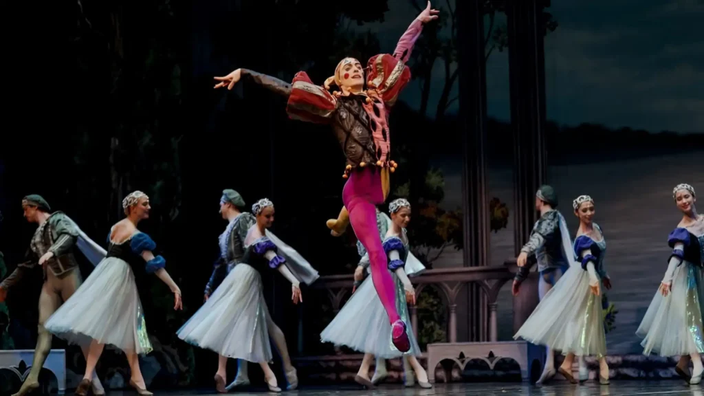 Kiệt tác ballet 'Hồ thiên nga' làm say lòng khán giả Nhà hát Hồ Gươm 1 kiet tac ballet ho thien nga lam say long khan gia nha hat ho guom 2