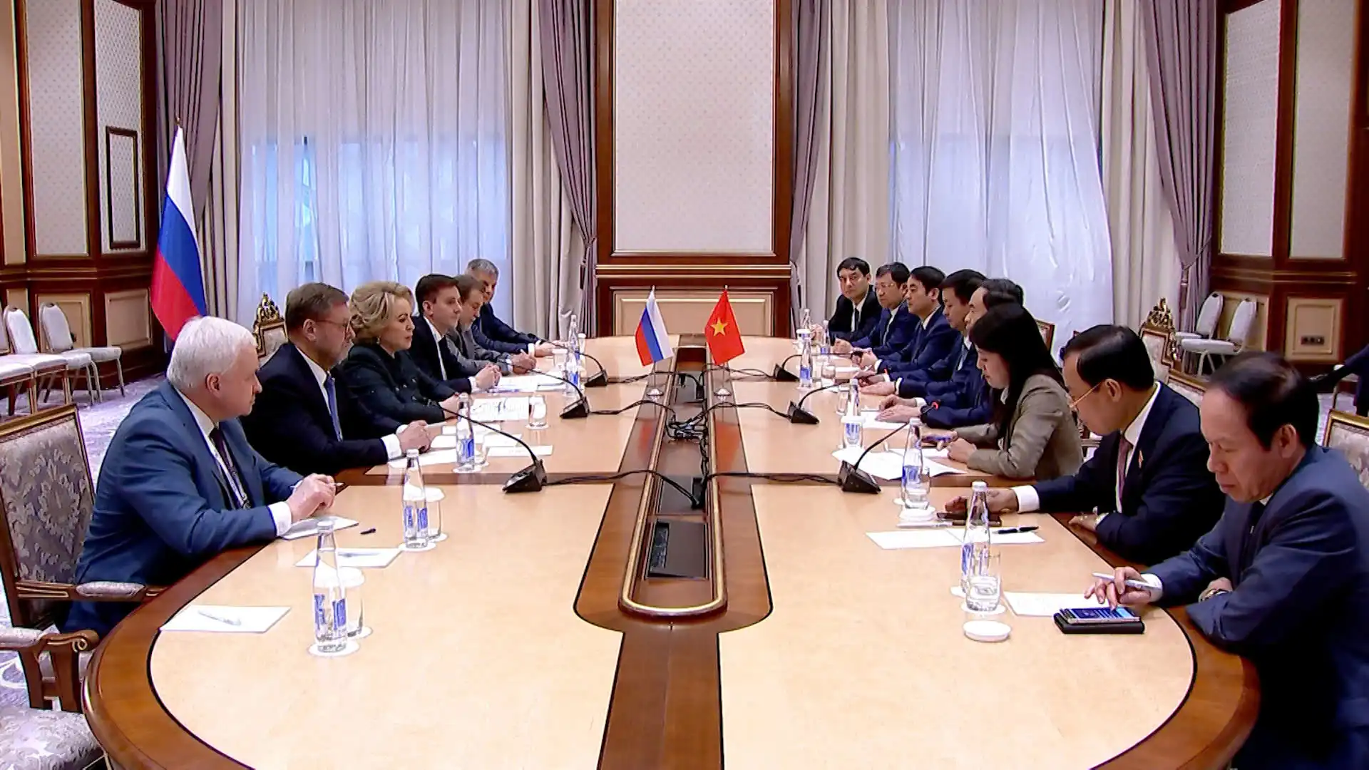 nga va viet nam tang cuong quan he doi tac chien luoc toan dien