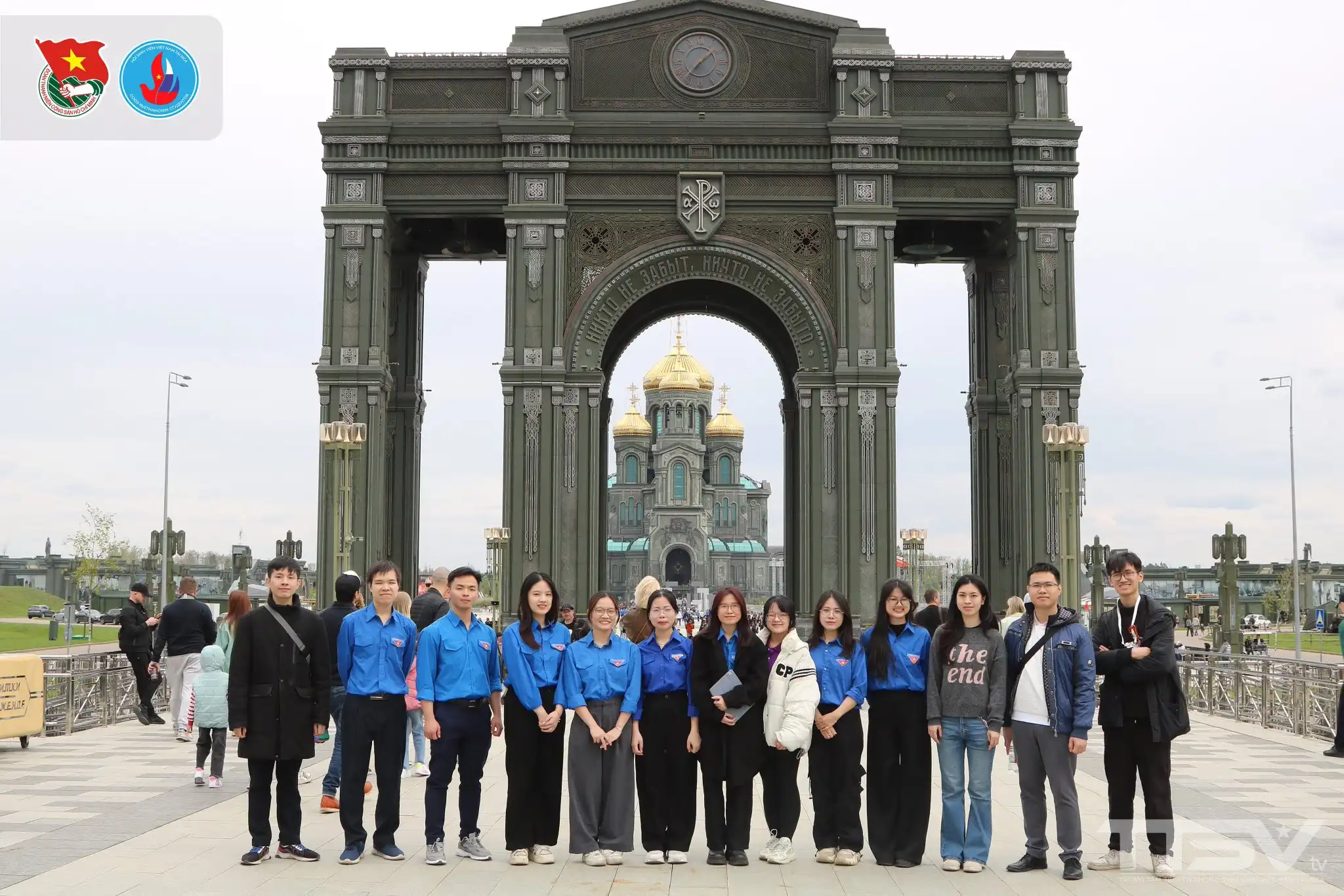 Dâng hoa tưởng niệm và tham quan trải nghiệm tại công viên Patriot 2 dang hoa tuong niem va tham quan trai nghiem tai cong vien patriot