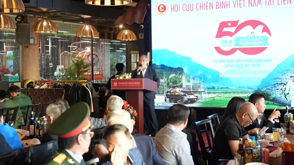 hoi cuu chien binh viet nam tai nga ky niem 50 nam ngay thong nhat dat nuoc