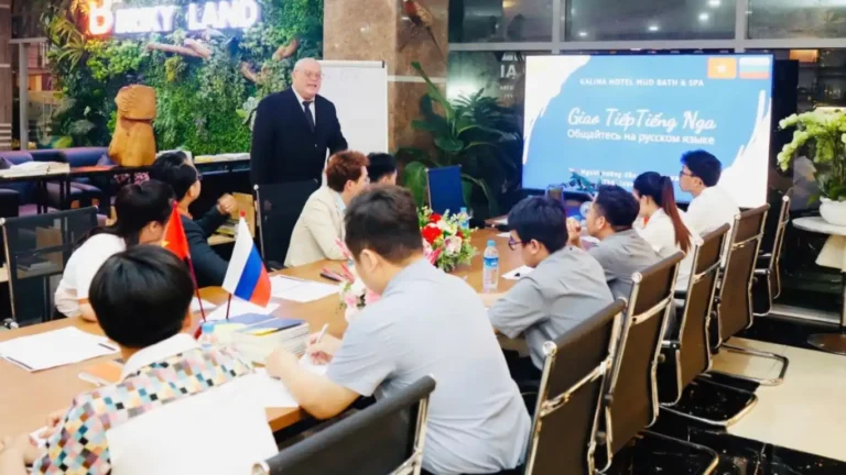 Khai giảng lớp học tiếng Nga miễn phí tại Nha Trang 10 khai giang lop hoc tieng nga mien phi tai nha trang