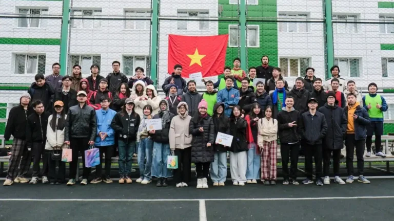ngon lua the thao viet ruc chay giua gia lanh tomsk