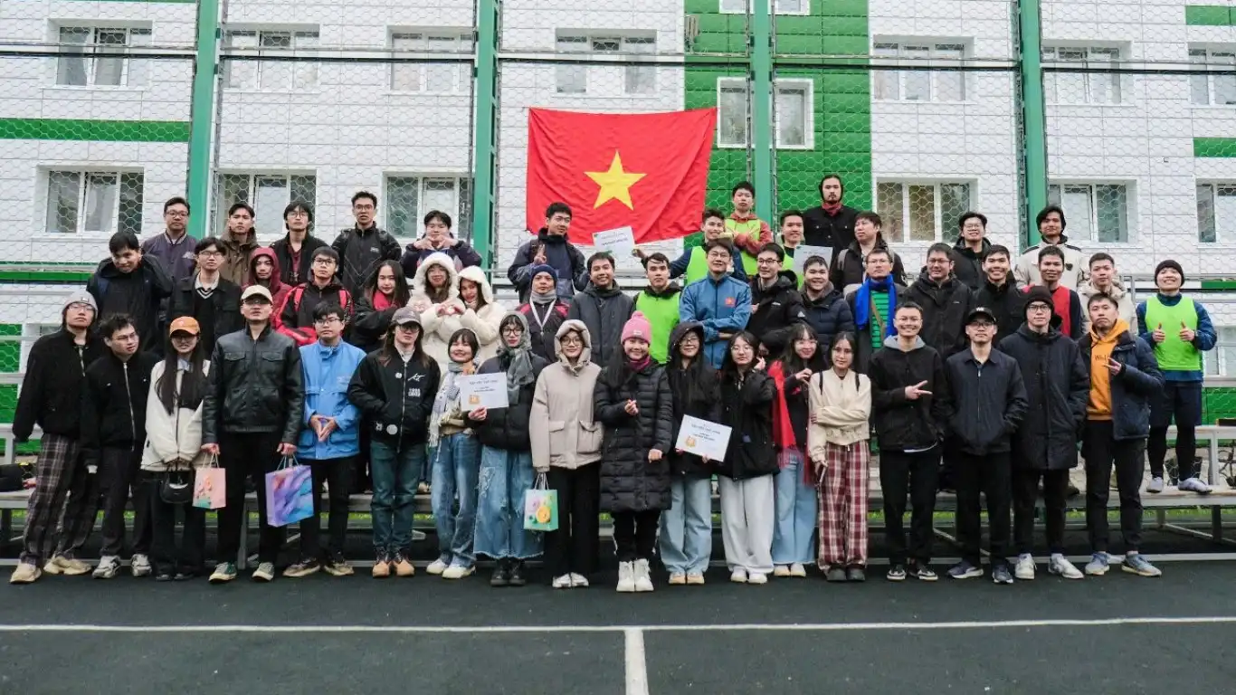 ngon lua the thao viet ruc chay giua gia lanh tomsk