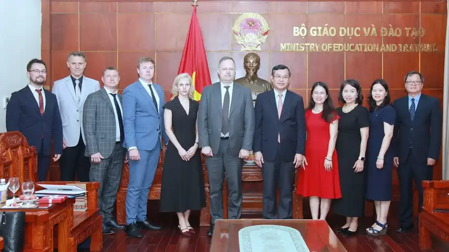 Thứ trưởng Nguyễn Văn Phúc tiếp và làm việc với Đại học Bauman 1 thu truong nguyen van phuc tiep va lam viec voi dai hoc bauman