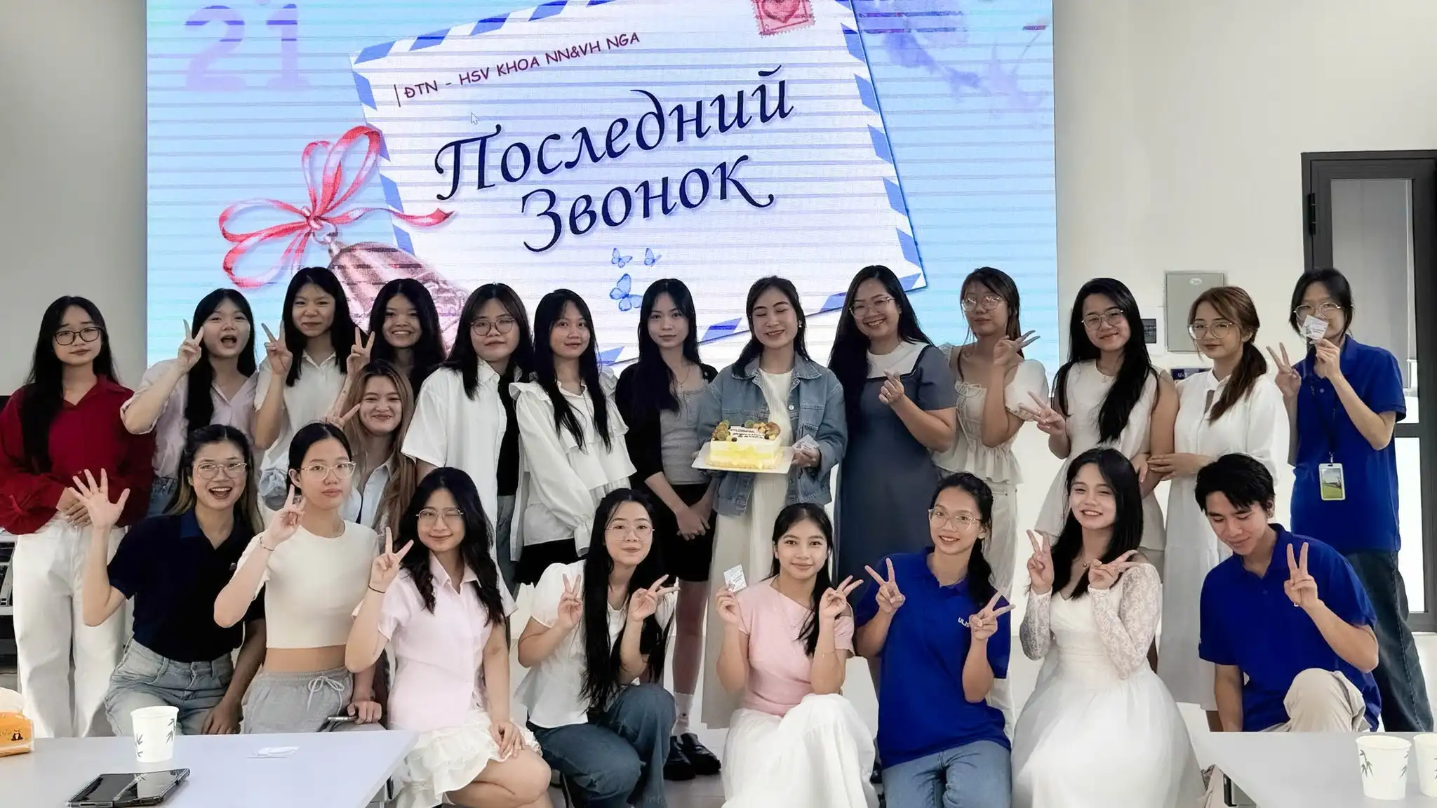 Hồi chuông cuối cùng của sinh viên K55 Khoa Nga ULIS 2 hoi chuong cuoi cung cua sinh vien k55 khoa nga ulis