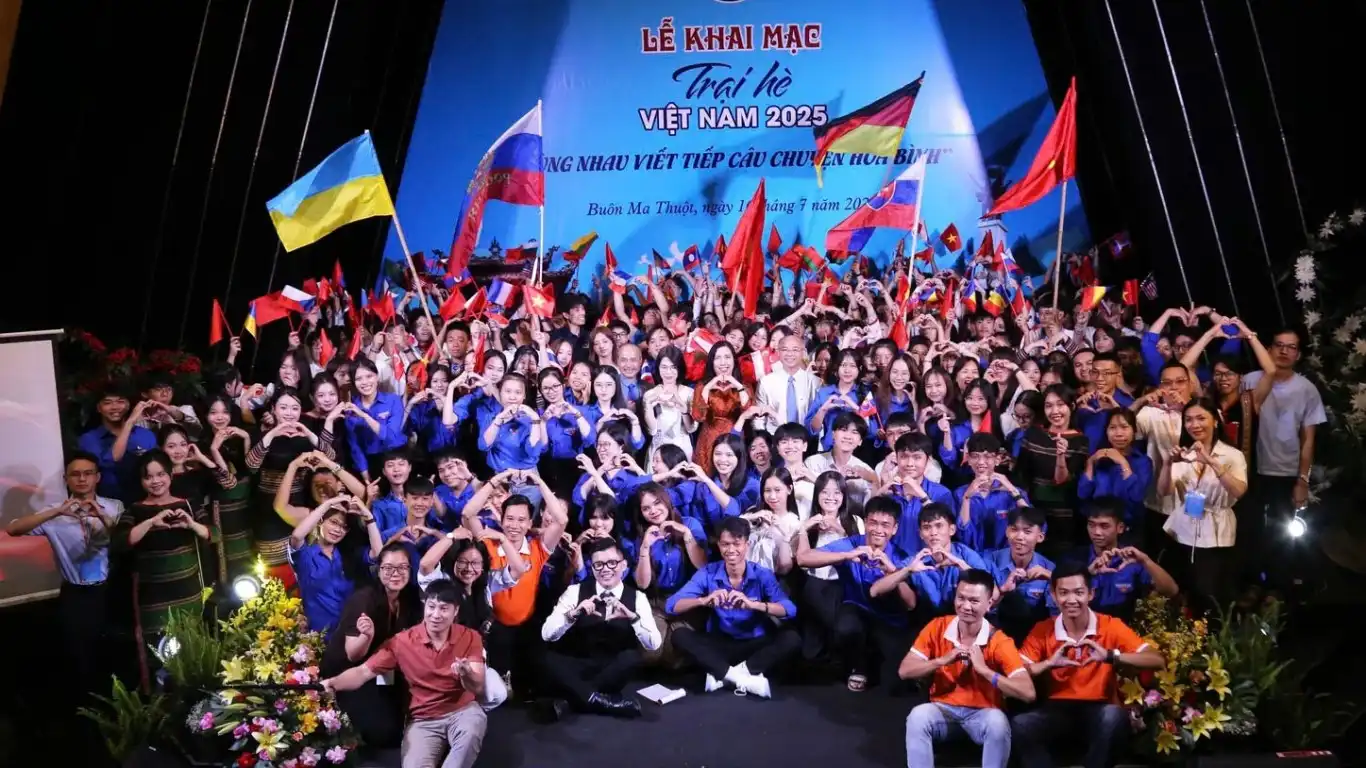 Tuổi trẻ kiều bào Nga trở lại quê hương trong Trại hè Việt Nam 2025 2 tuoi tre kieu bao nga tro lai que huong trong trai he viet nam 2025