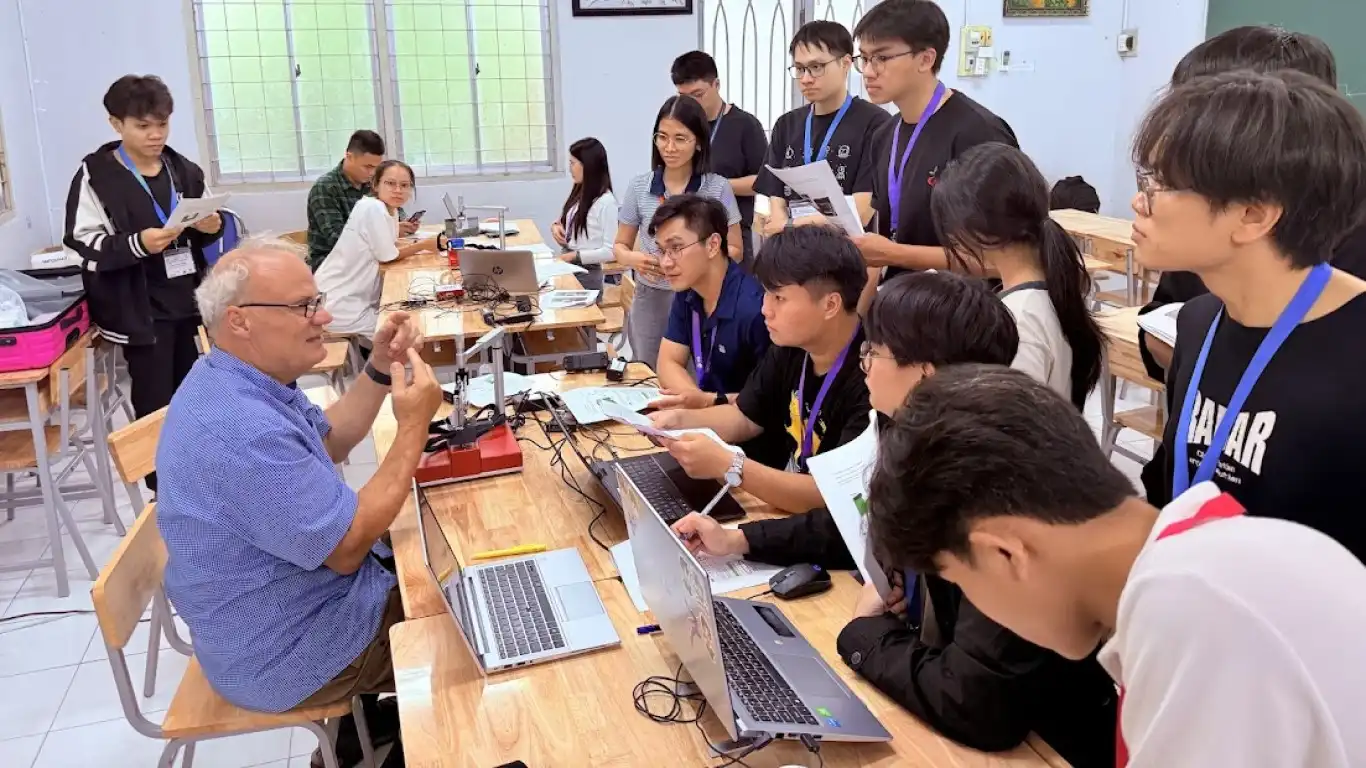 6 sinh viên Bách khoa và hành trình thực tập sắp tới tại Dubna 3 6 sinh vien bach khoa va hanh trinh thuc tap sap toi tai dubna 2