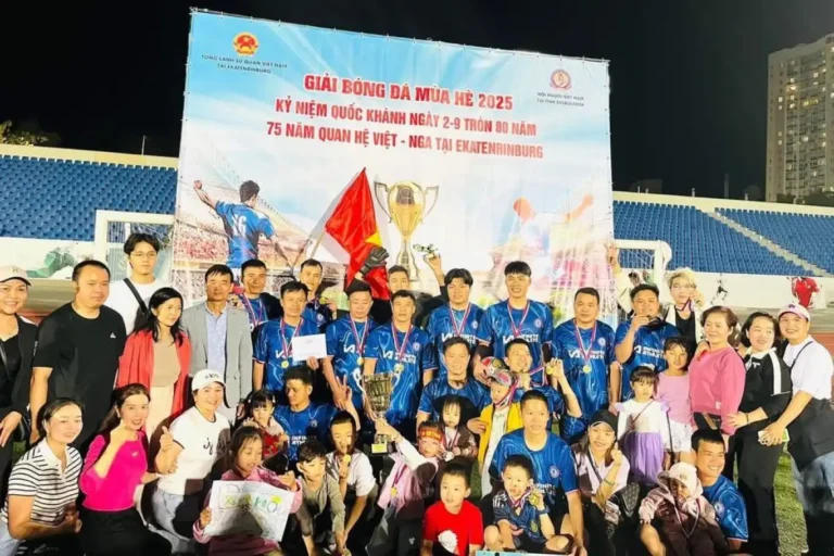 Giao lưu bóng đá cộng đồng người Việt tại miền trung nước Nga 4 giao luu bong da cong dong nguoi viet tai mien trung nuoc nga