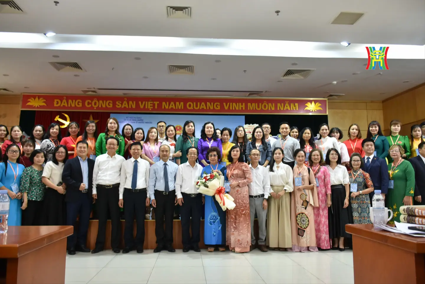 Giáo viên kiều bào giữ hồn dân tộc Việt qua từng trang sách 3 giao vien kieu bao giu hon dan toc viet qua tung trang sach 1