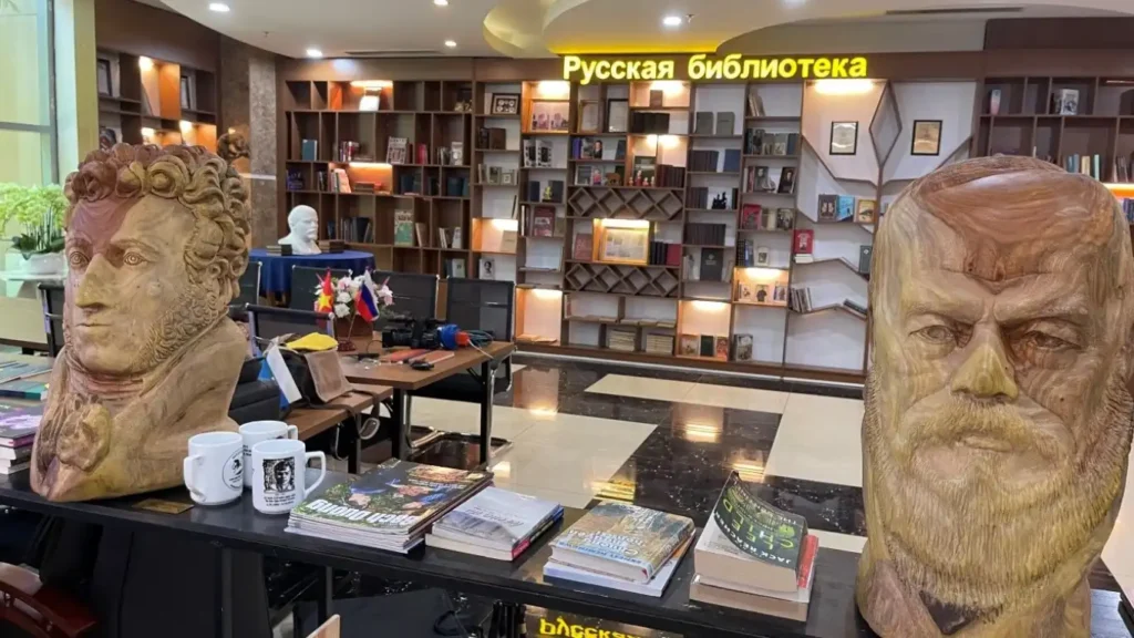 Thư viện sách Nga: Nhịp cầu văn hóa giữa lòng phố biển Nha Trang 1 thu vien sach nga nhip cau van hoa giua long pho bien nha trang