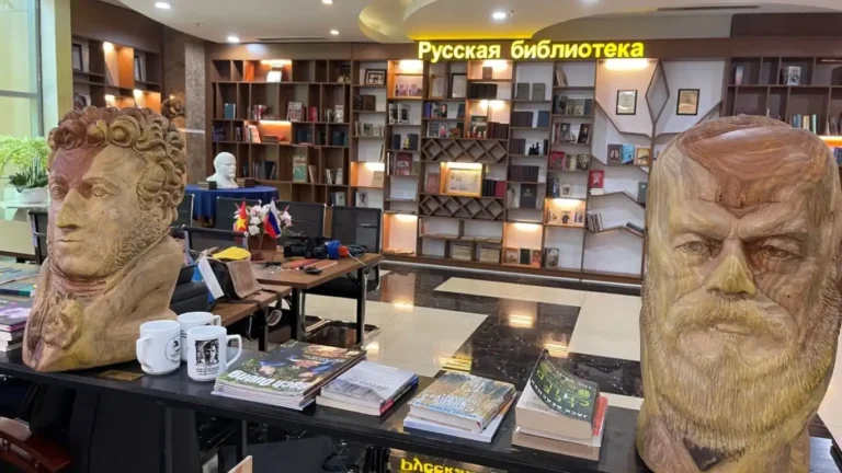 Thư viện sách Nga: Nhịp cầu văn hóa giữa lòng phố biển Nha Trang 5 thu vien sach nga nhip cau van hoa giua long pho bien nha trang