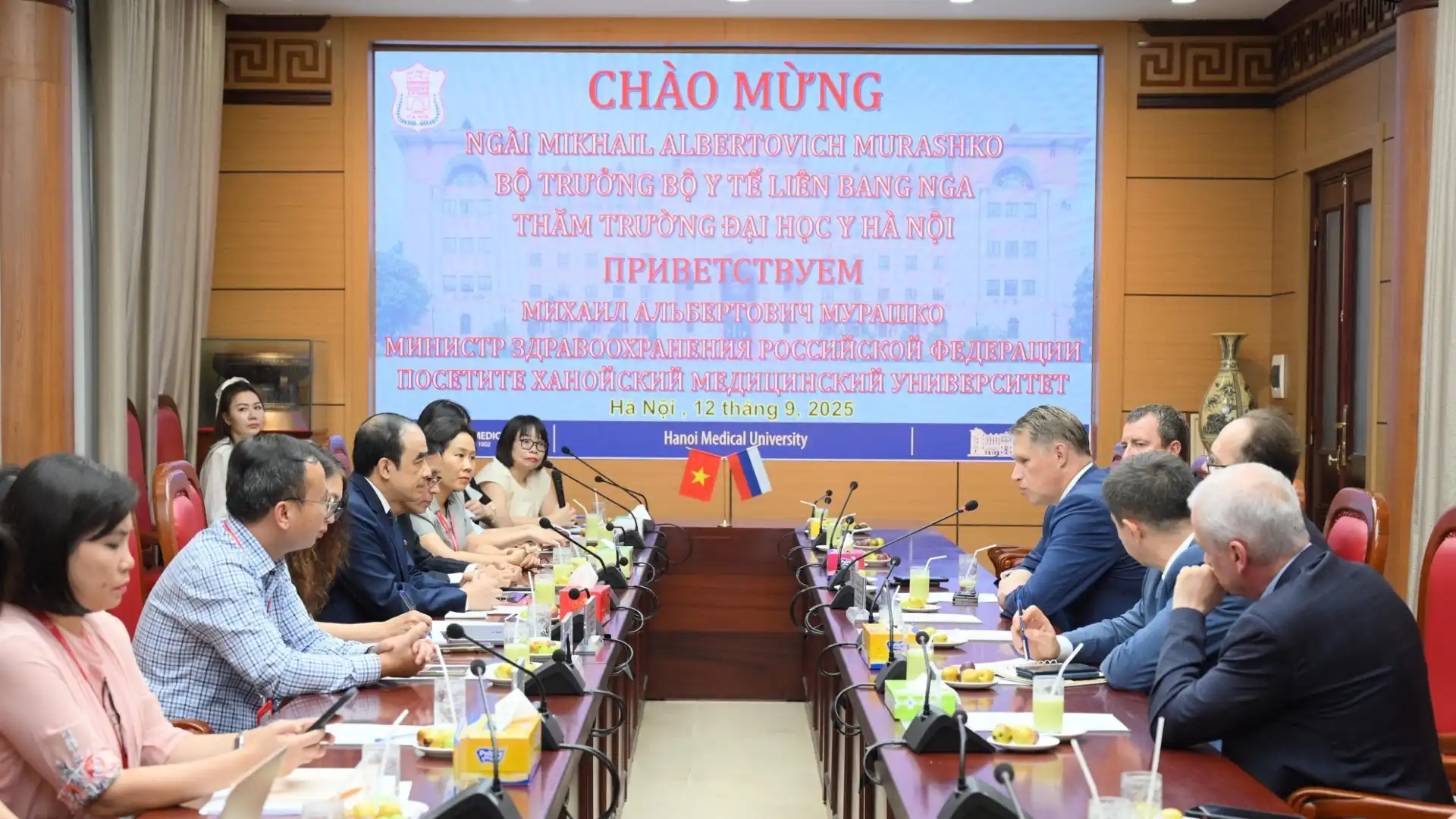 Bộ trưởng Y tế Liên bang Nga thăm Trường Đại học Y Hà Nội 2 bo truong y te lien bang nga tham truong dai hoc y ha noi