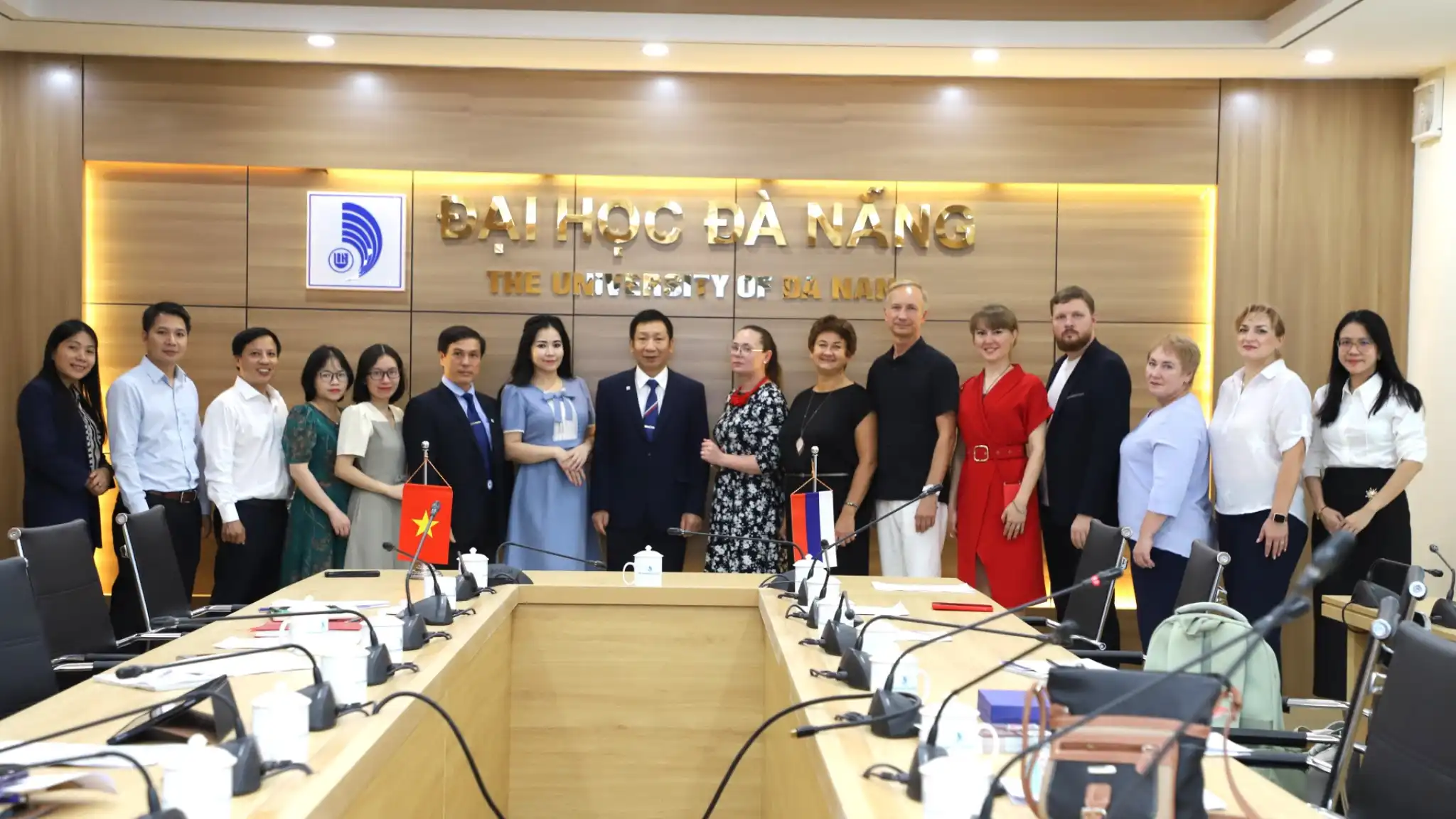 Đại học Đà Nẵng đón tiếp đoàn đại biểu đại học Liên bang Nga 2 dai hoc da nang don tiep doan dai bieu dai hoc lien bang nga