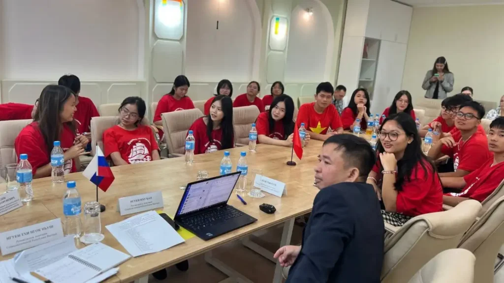 Học sinh Việt Nam khám phá nước Nga bằng trái tim rộng mở 1 hoc sinh viet nam kham pha nuoc nga bang trai tim rong mo