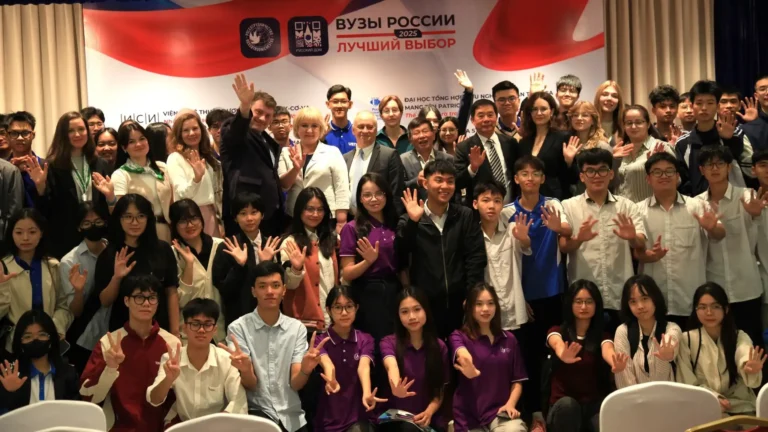 Khai mạc chuỗi sự kiện "Các trường đại học Nga – Lựa chọn tốt nhất" 2025 13 khai mac chuoi su kien cac truong dai hoc nga lua chon tot nhat 2025
