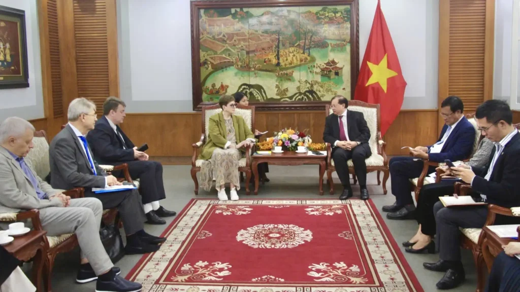 bo van hoa the thao va du lich tiep dai hoc nghe thuat duong dai nga