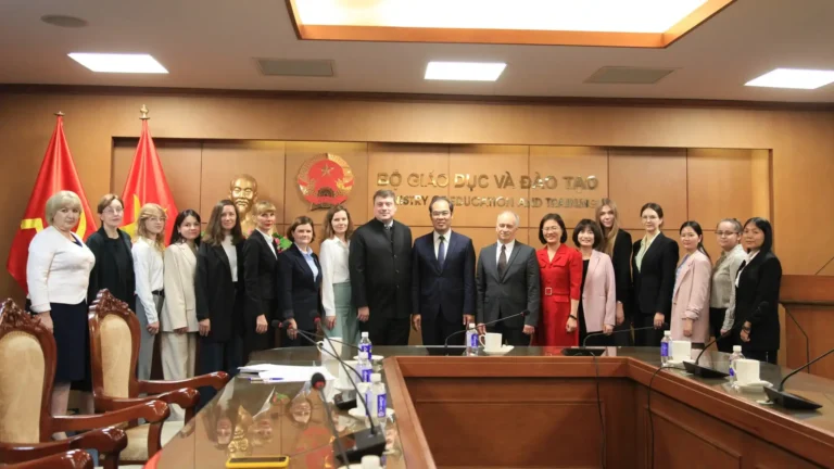Đoàn các trường đại học Nga làm việc tại Cục Hợp tác quốc tế 9 doan cac truong dai hoc nga lam viec tai cuc hop tac quoc te